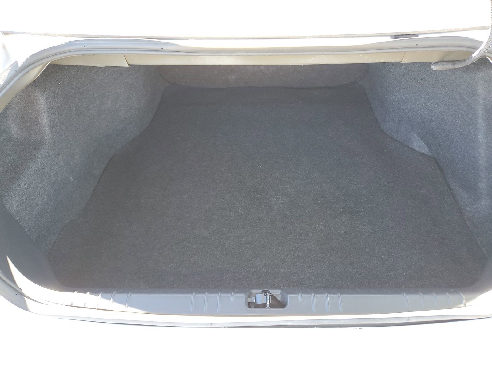 Used 2010 Chevrolet Impala LS FWD image 8