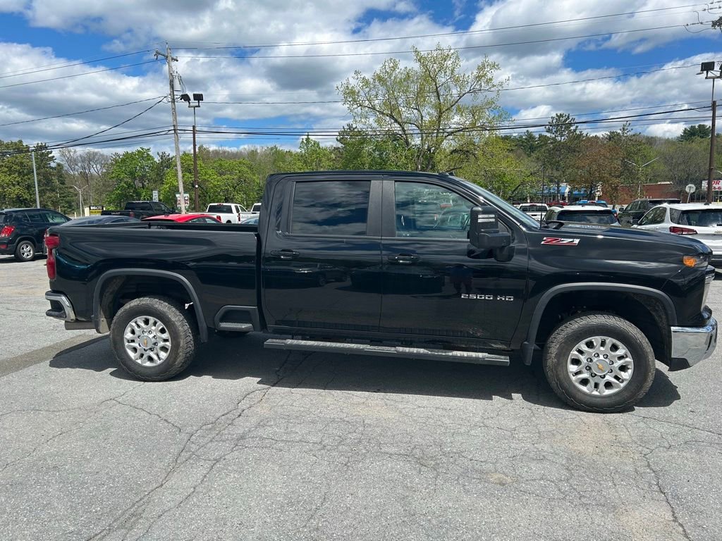 Used 2024 Chevrolet Silverado 2500 LT w/ All Star Edition AWD/4WD image 5