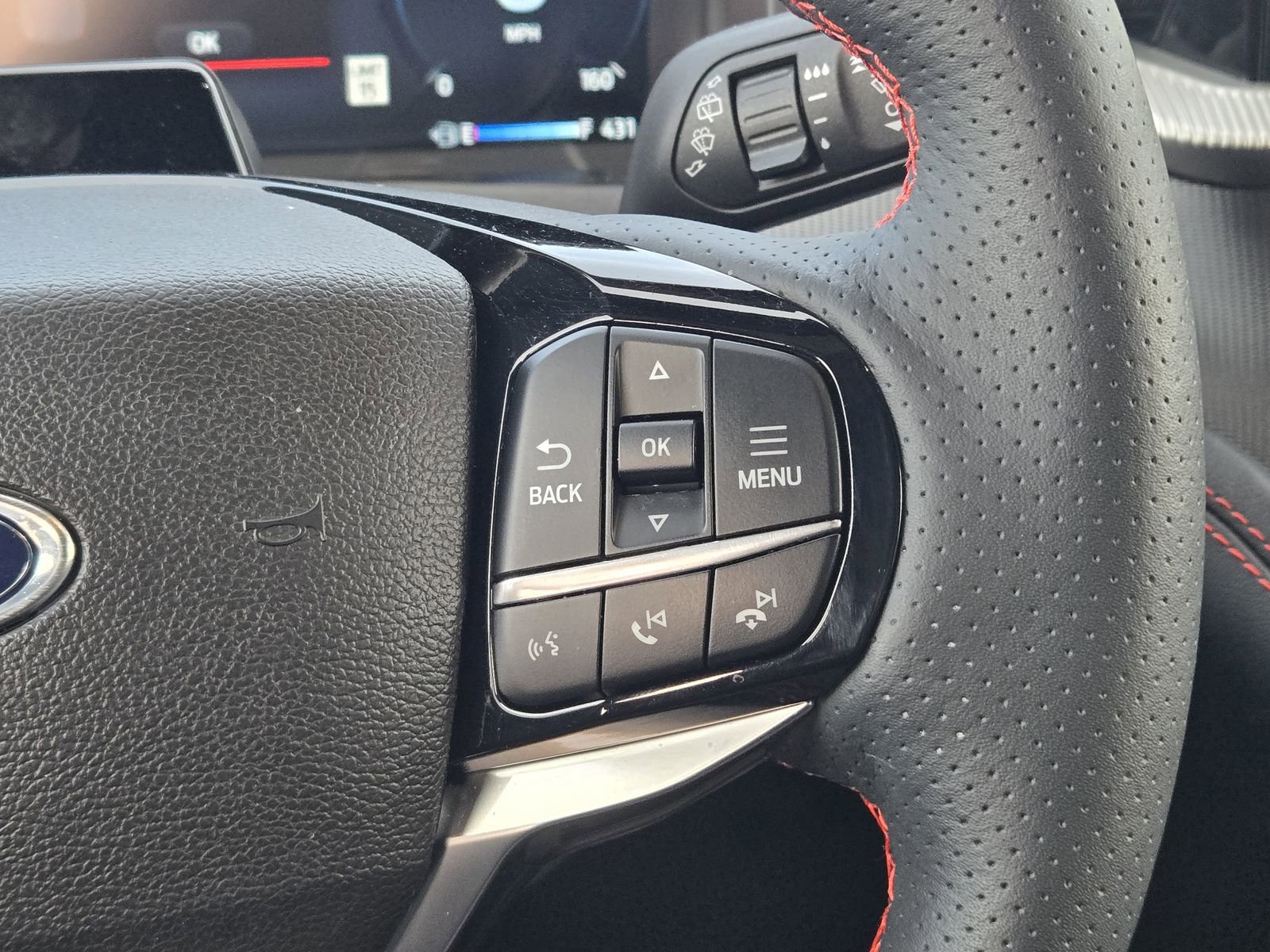 Used 2025 Ford Explorer ST-Line w/ Premium Package image 31