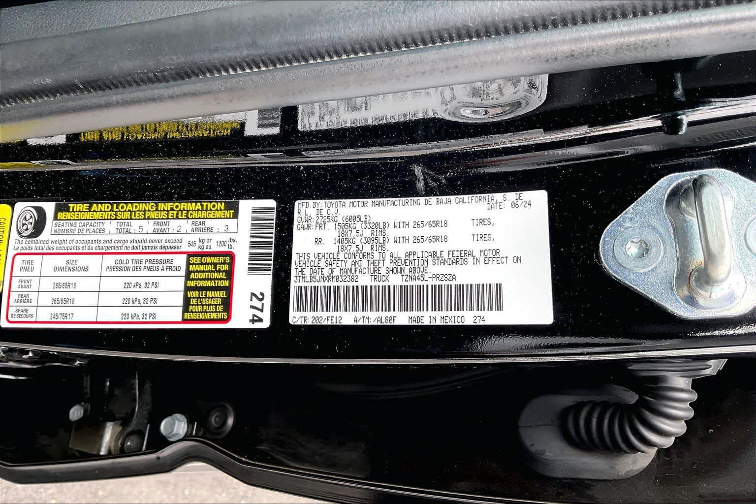 Used 2024 Toyota Tacoma TRD Sport w/ TRD Sport Upgrade Package AWD/4WD image 34