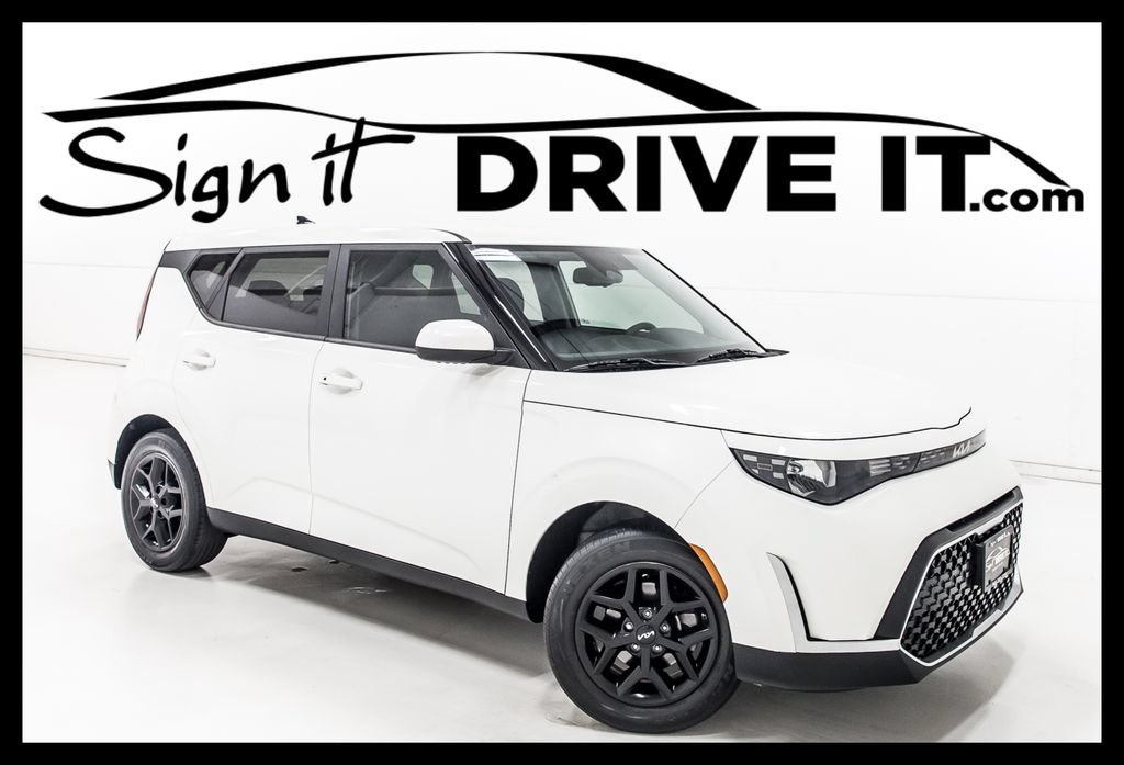 Used 2023 Kia Soul S FWD image 1