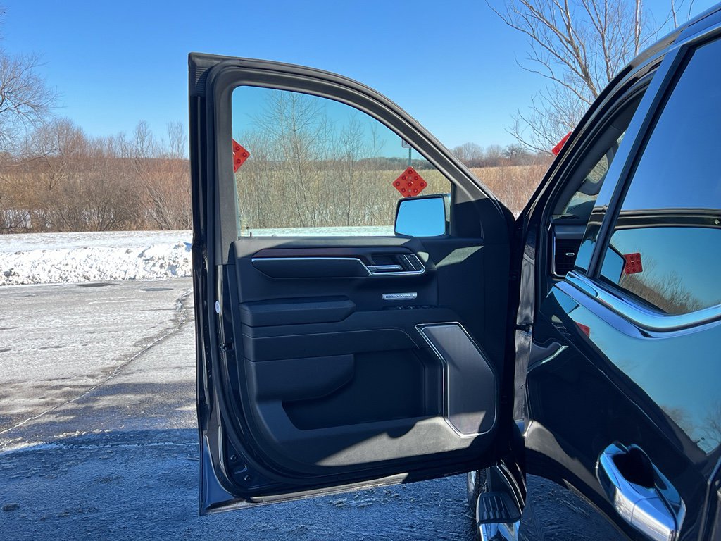 Used 2024 GMC Sierra 1500 Denali AWD/4WD image 12
