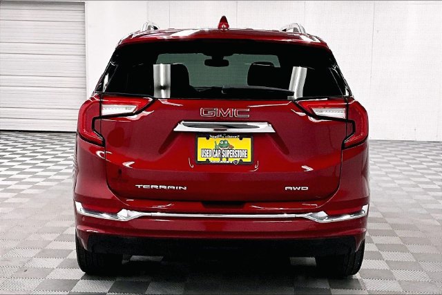 Used 2024 GMC Terrain Denali w/ Denali Premium Package AWD/4WD image 5