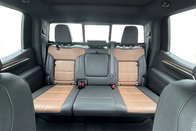 Used 2024 Chevrolet Silverado 1500 High Country w/ Technology Package image 15