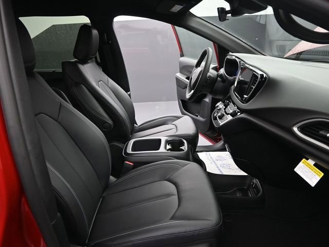 New 2026 Chrysler Voyager LX FWD image 24