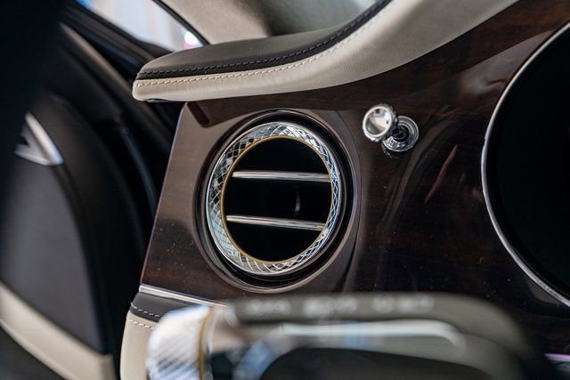 New 2025 Bentley Flying Spur Plug-In Hybrid image 33