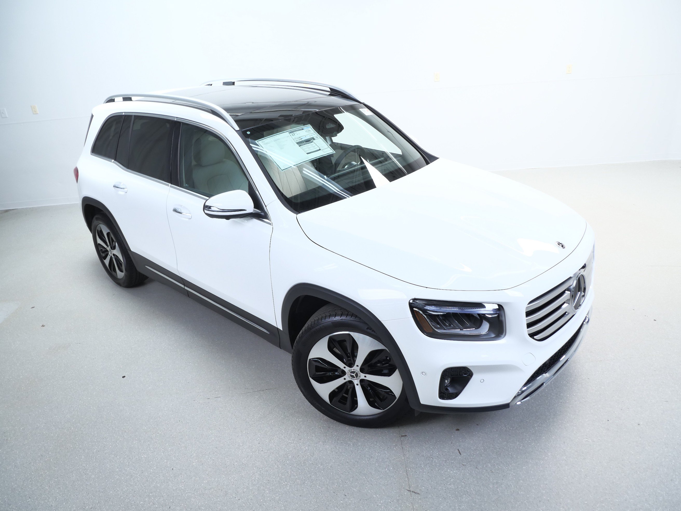 New 2026 Mercedes-Benz GLB 250 4MATIC image 4