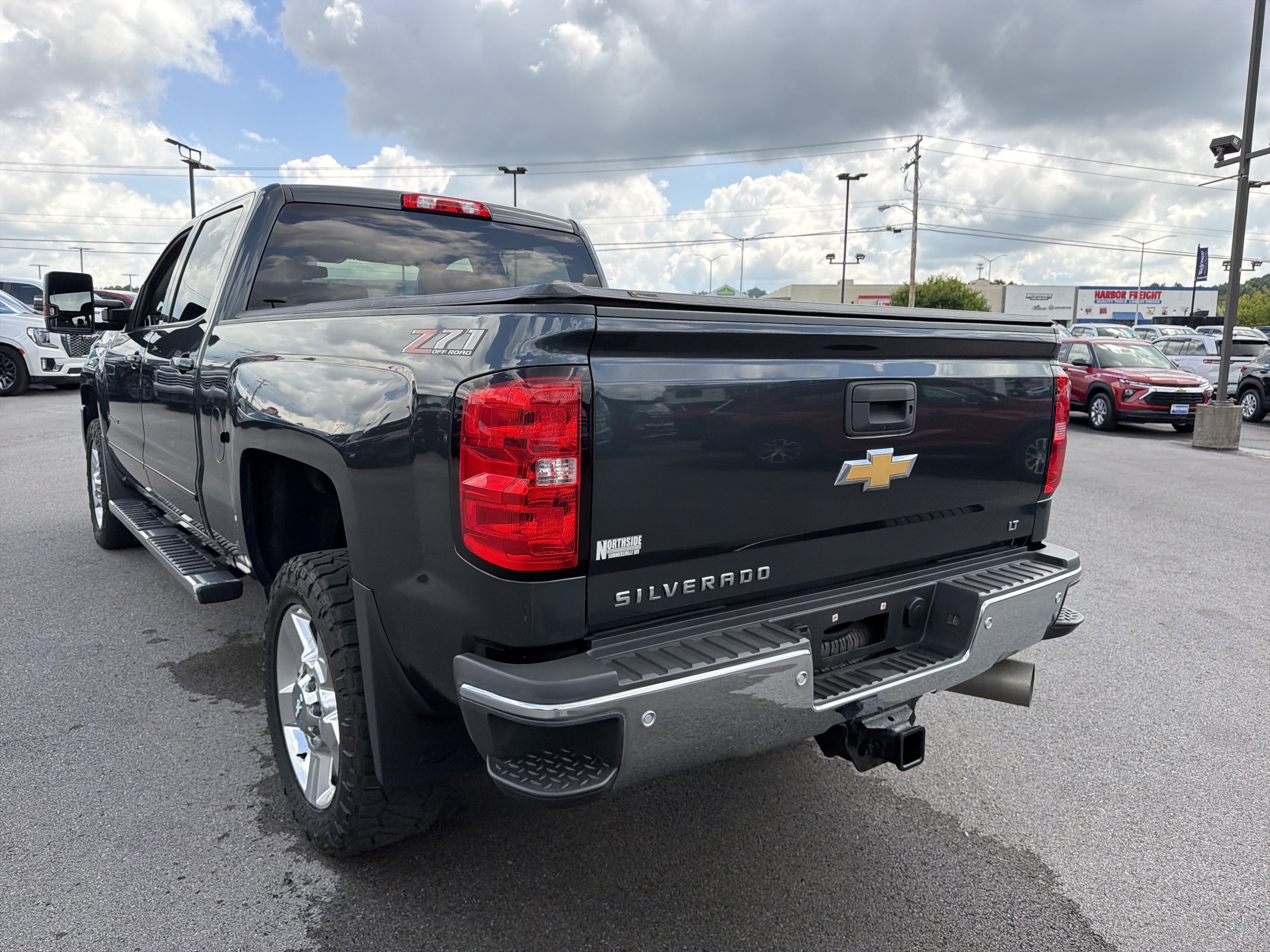 Used 2018 Chevrolet Silverado 2500 LT w/ LT Convenience Package AWD/4WD image 8