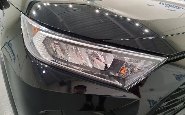 Used 2020 Toyota RAV4 XLE w/ Convenience Package image 11