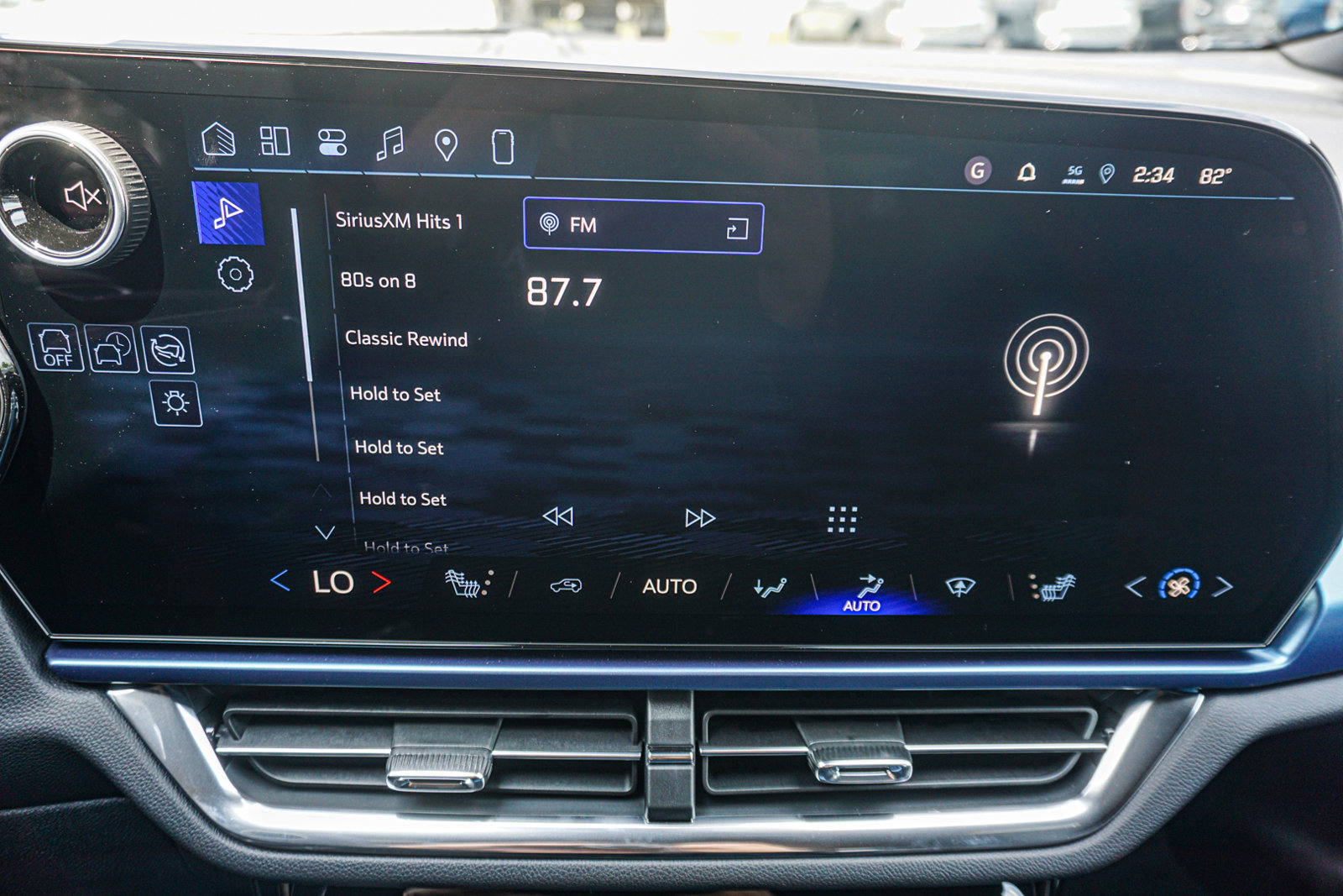 New 2026 Chevrolet Equinox EV LT FWD image 36