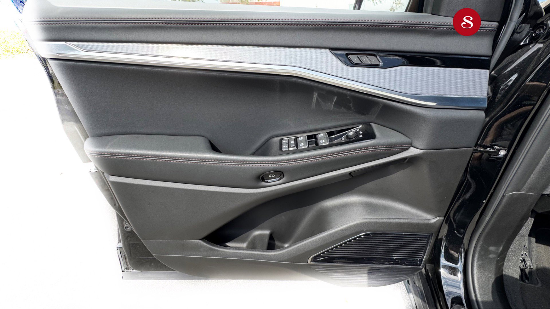 Used 2024 Jeep Wagoneer Launch Edition image 10