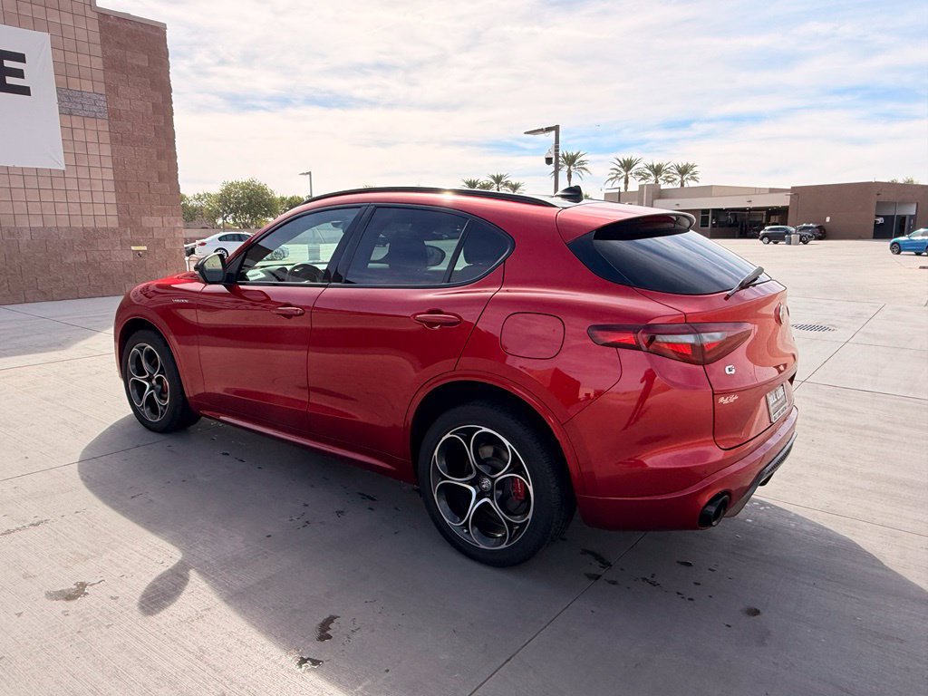 Used 2023 Alfa Romeo Stelvio Veloce AWD/4WD image 9