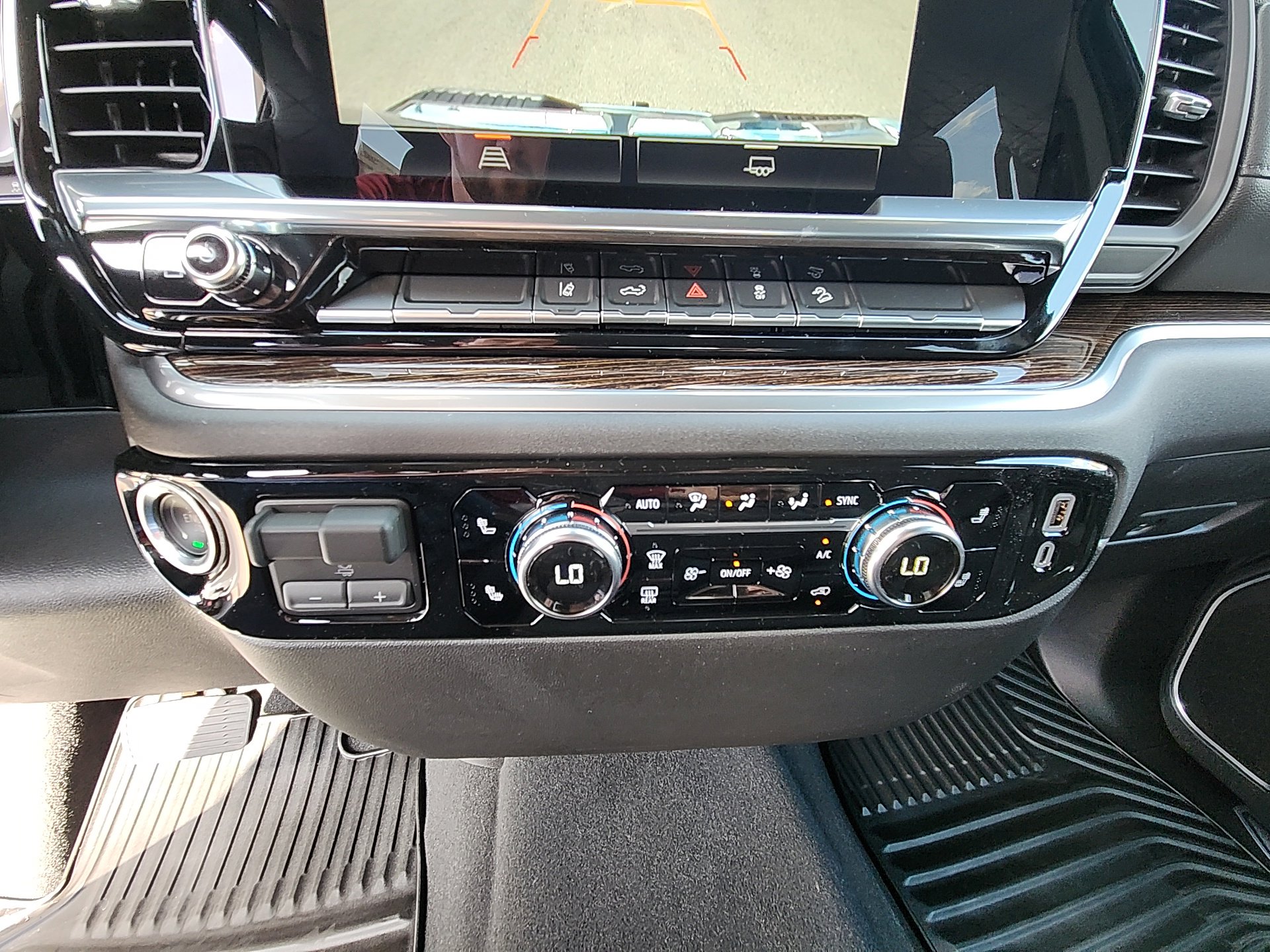 New 2026 GMC Sierra 2500 SLE image 24