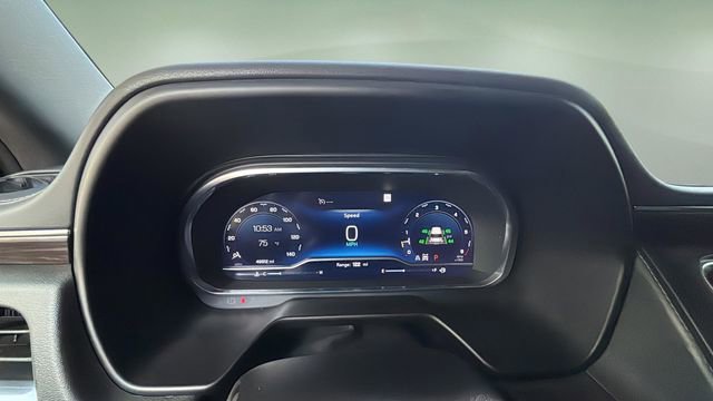 Used 2024 Chevrolet Tahoe Z71 AWD/4WD image 35