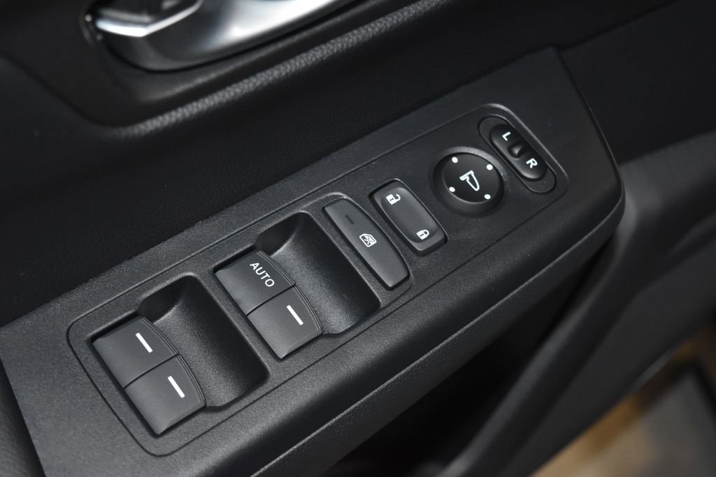 Used 2023 Honda CR-V LX image 5