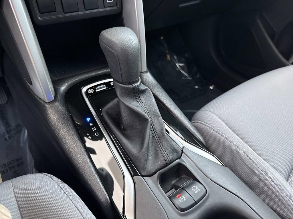 Used 2025 Toyota Corolla Cross AWD Hybrid image 33