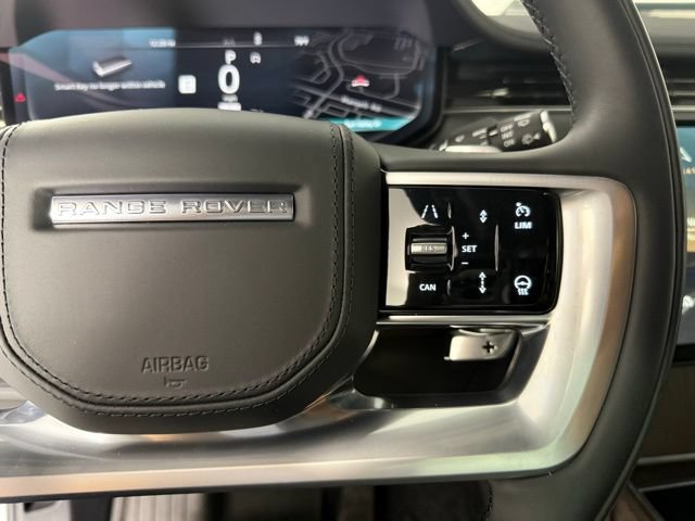 Used 2025 Land Rover Range Rover SE AWD/4WD image 18