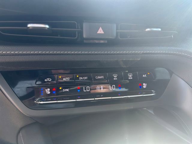 Used 2023 Buick Envision Avenir AWD/4WD image 29