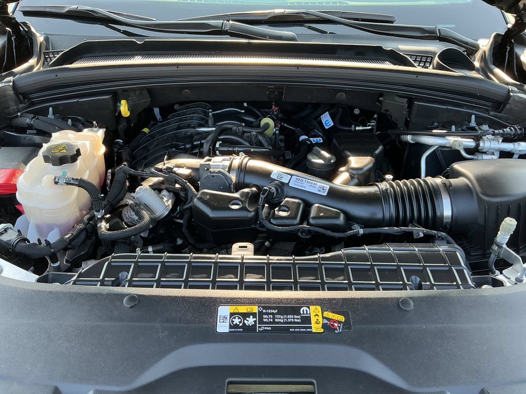 Certified 2023 Jeep Grand Cherokee Laredo AWD/4WD image 22