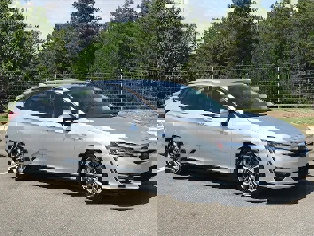 Used 2018 Honda Clarity Touring image 2