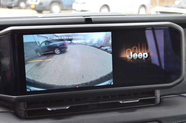 Used 2025 Jeep Wrangler Unlimited Rubicon image 30