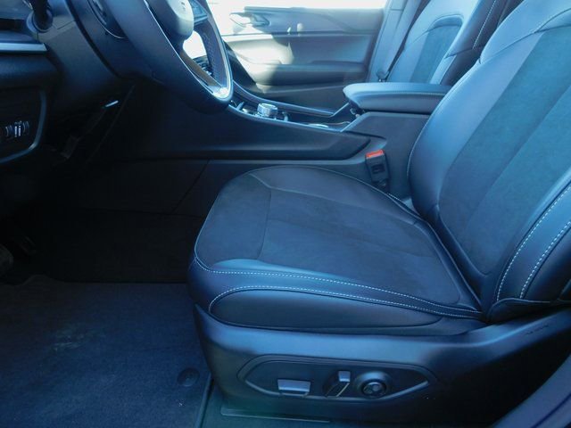 New 2025 Jeep Grand Cherokee L Laredo image 24