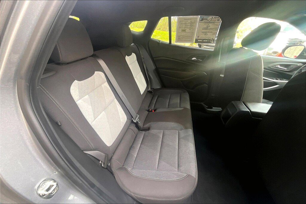 Used 2024 Chevrolet Trax RS FWD image 15