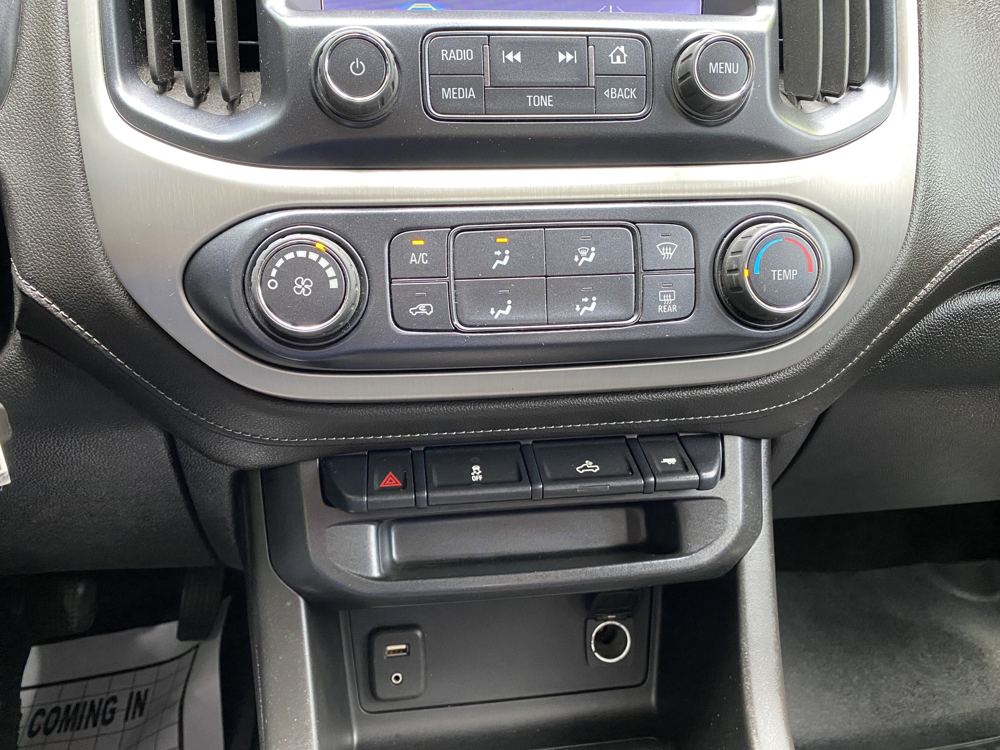 Used 2018 GMC Canyon SLE image 27