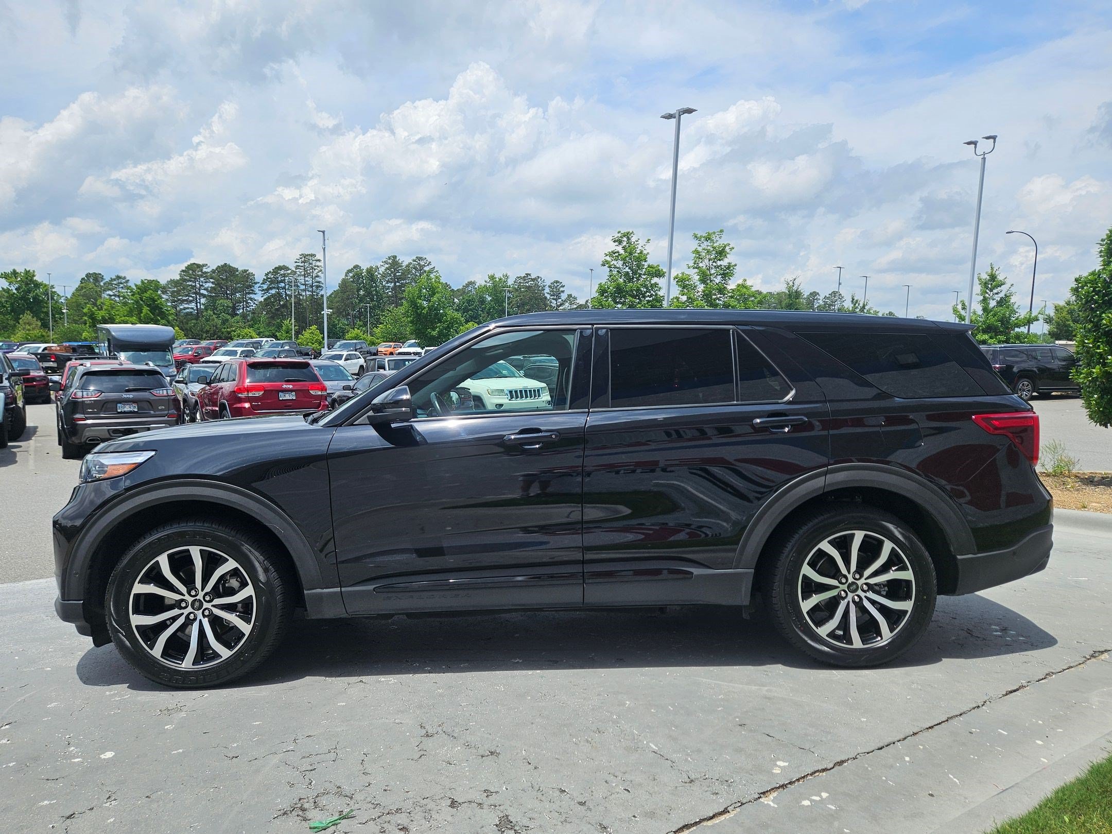 Used 2021 Ford Explorer ST w/ Equipment Group 401A AWD/4WD image 4