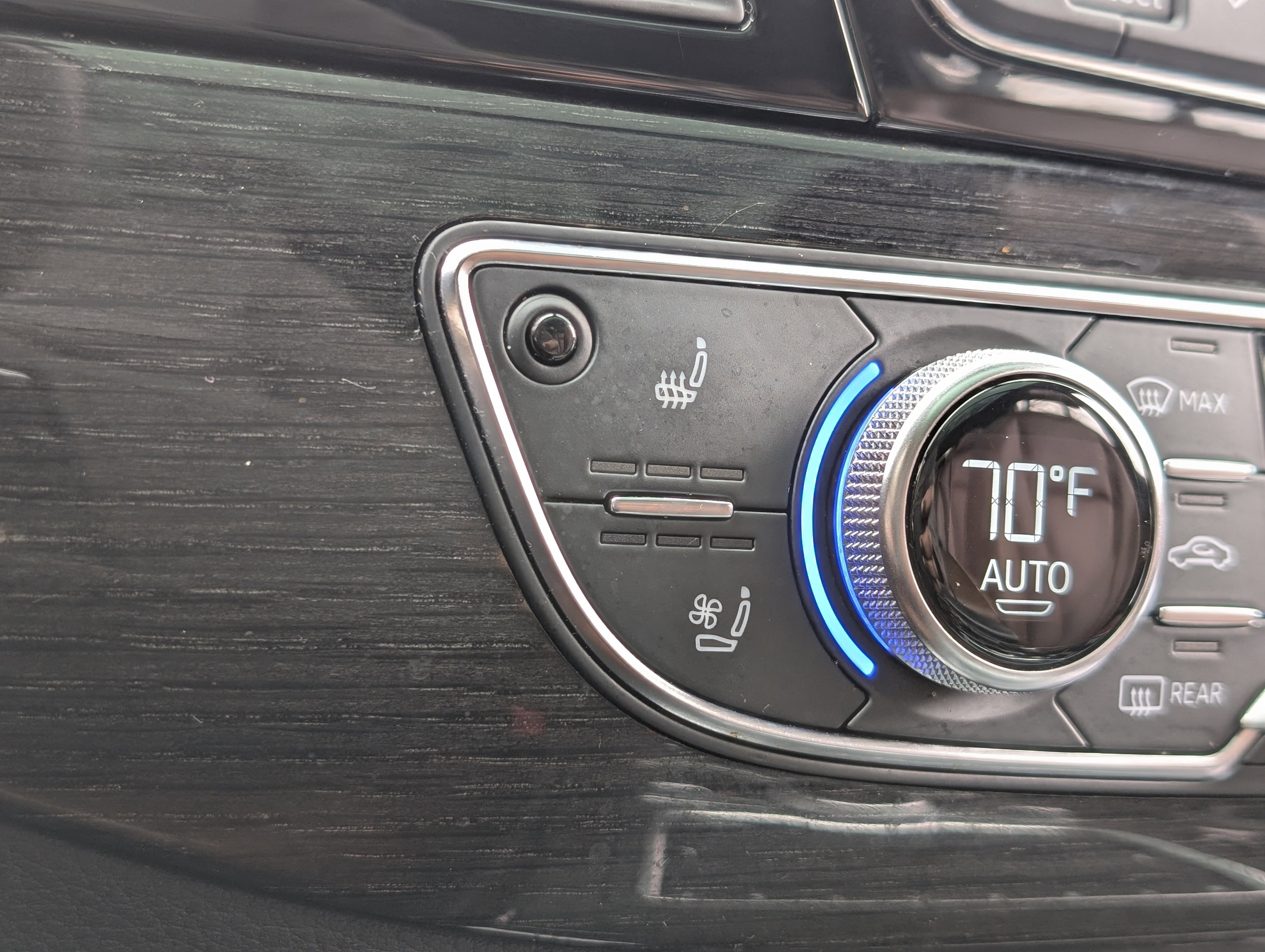 Used 2018 Audi Q7 3.0T Prestige w/ Prestige Package image 40