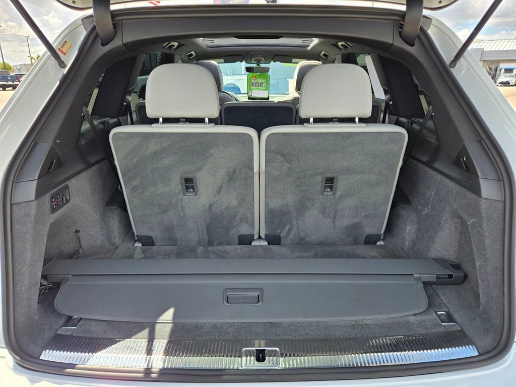 Used 2018 Audi Q7 3.0T AWD/4WD image 19