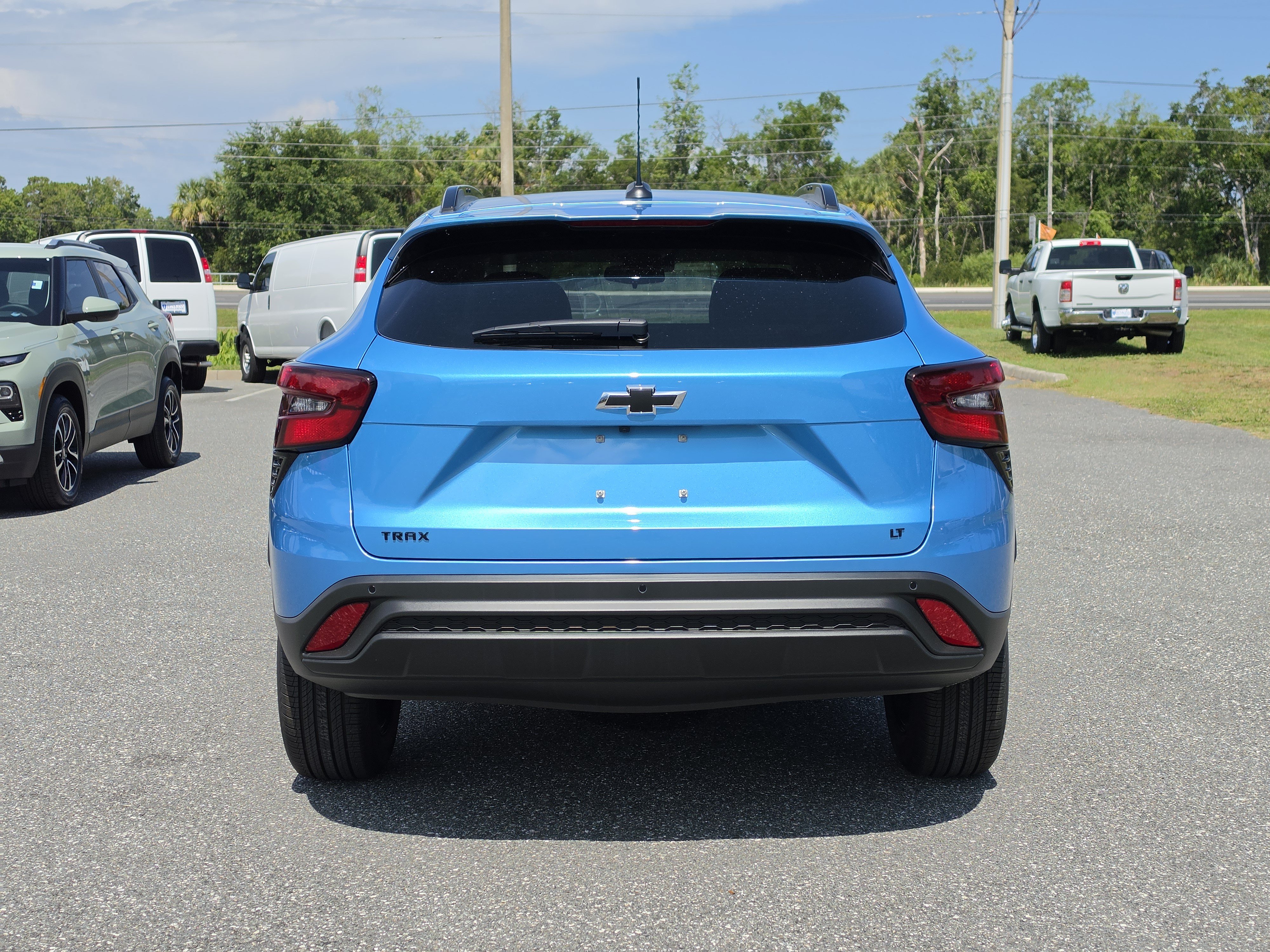New 2026 Chevrolet Trax LT w/ Sunroof Package FWD image 6