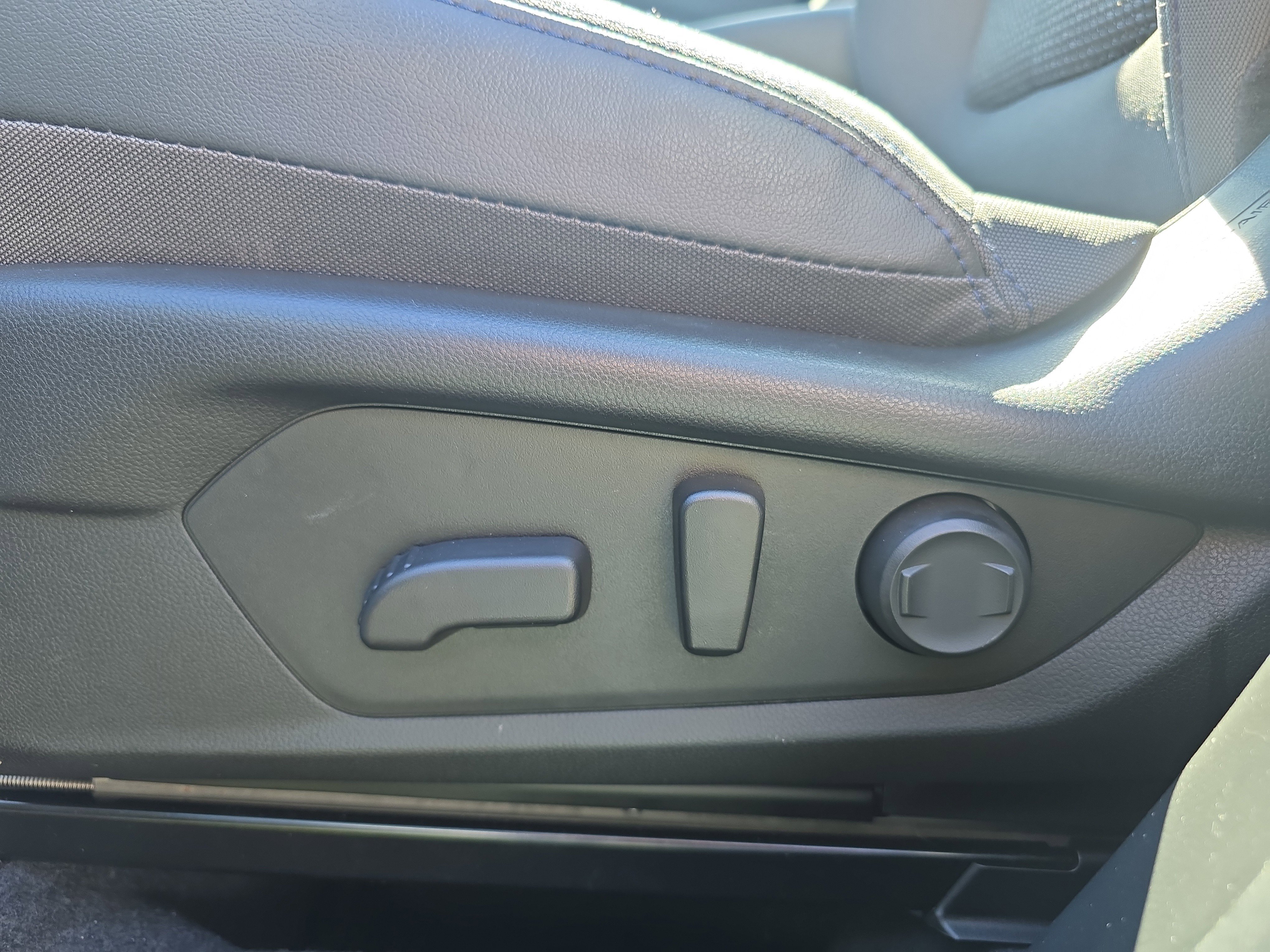 Used 2025 Subaru Forester Premium AWD/4WD image 13