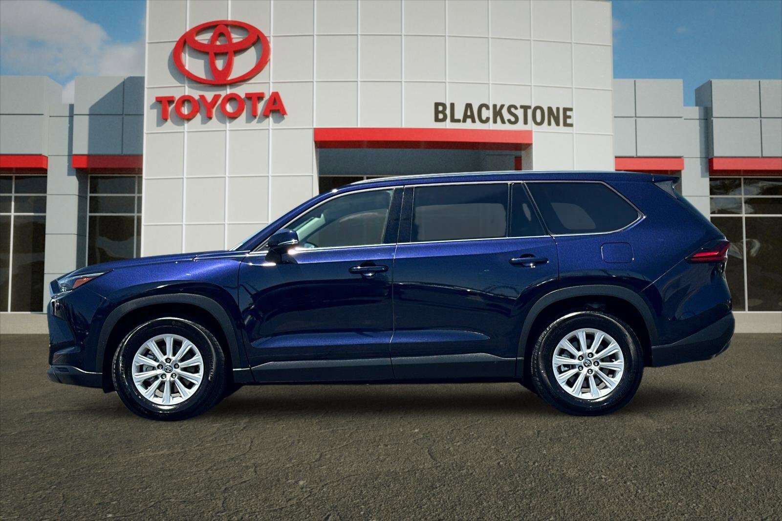 Certified 2025 Toyota Grand Highlander FWD image 6