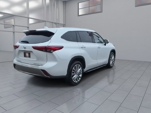 Used 2023 Toyota Highlander Platinum image 8