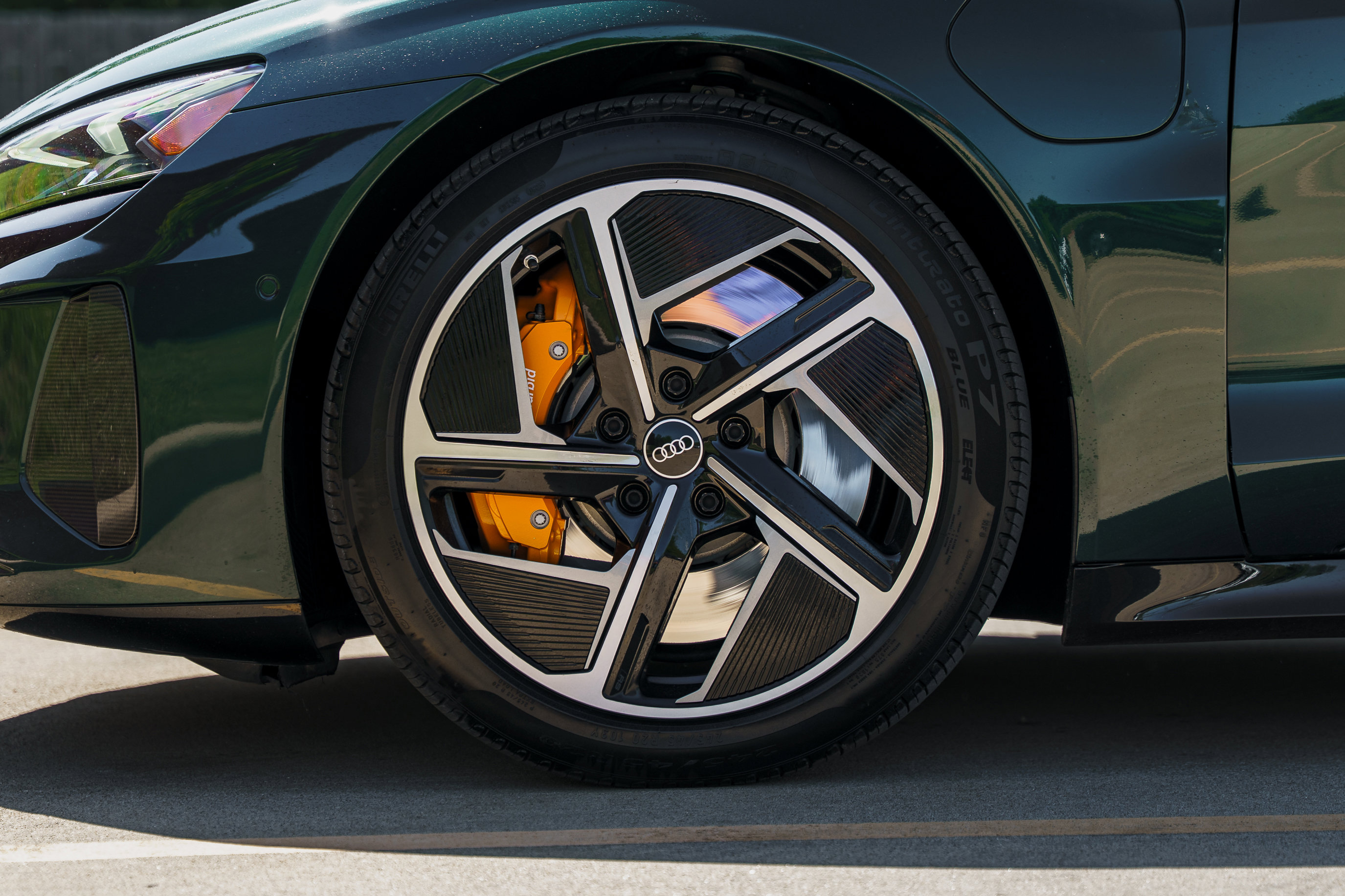 Certified 2023 Audi RS e-tron GT w/ Carbon Performance Package AWD/4WD image 29