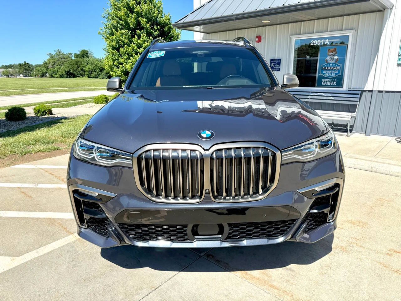 Used 2021 BMW X7 M50i w/ Dynamic Handling Package AWD/4WD image 3