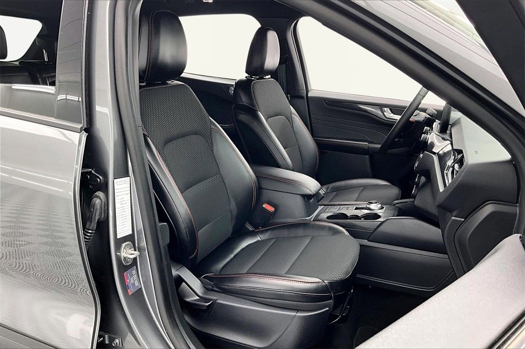Used 2025 Ford Escape ST-Line image 7