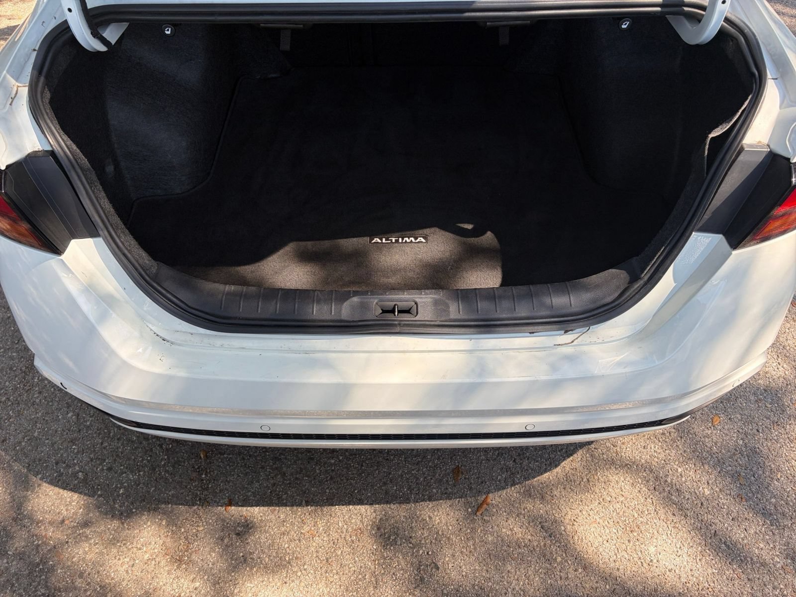 Used 2025 Nissan Altima 2.5 SV FWD image 26