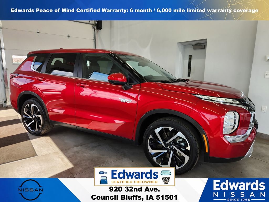Used 2025 Mitsubishi Outlander SE AWD/4WD image 2