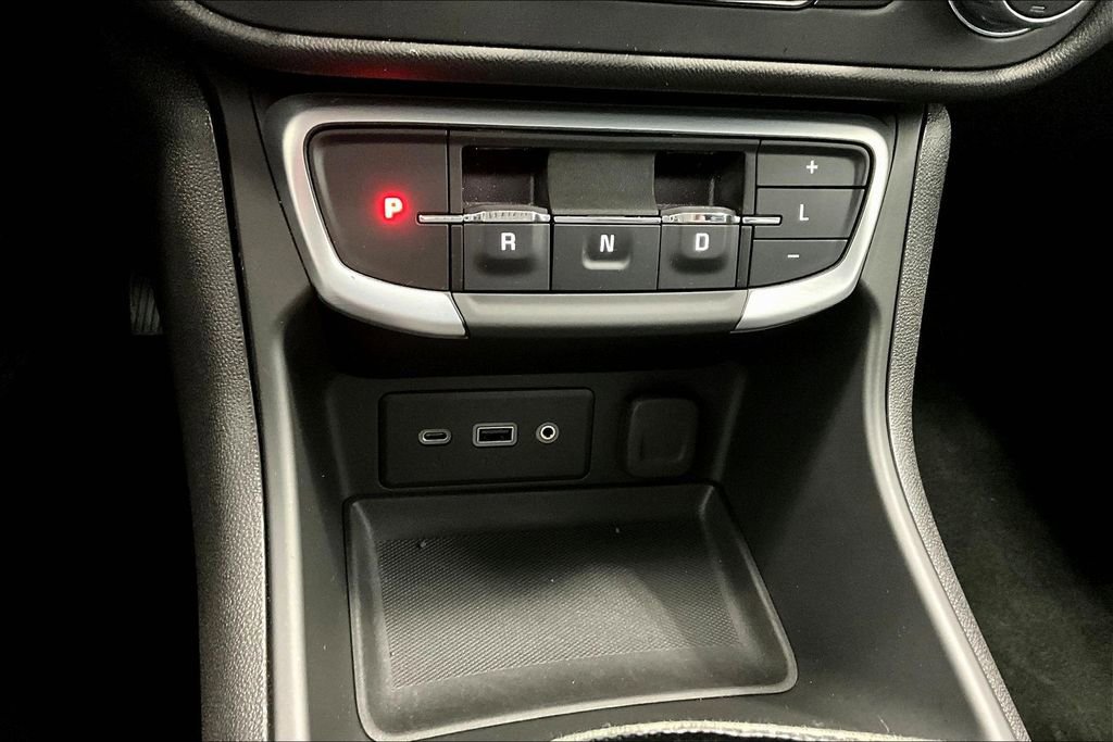 Used 2024 GMC Terrain SLE w/ Driver Convenience Package image 24