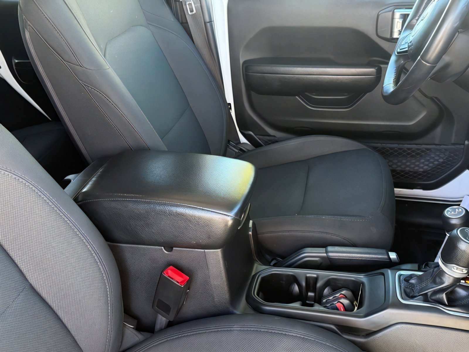 Used 2018 Jeep Wrangler Unlimited Sport S image 10