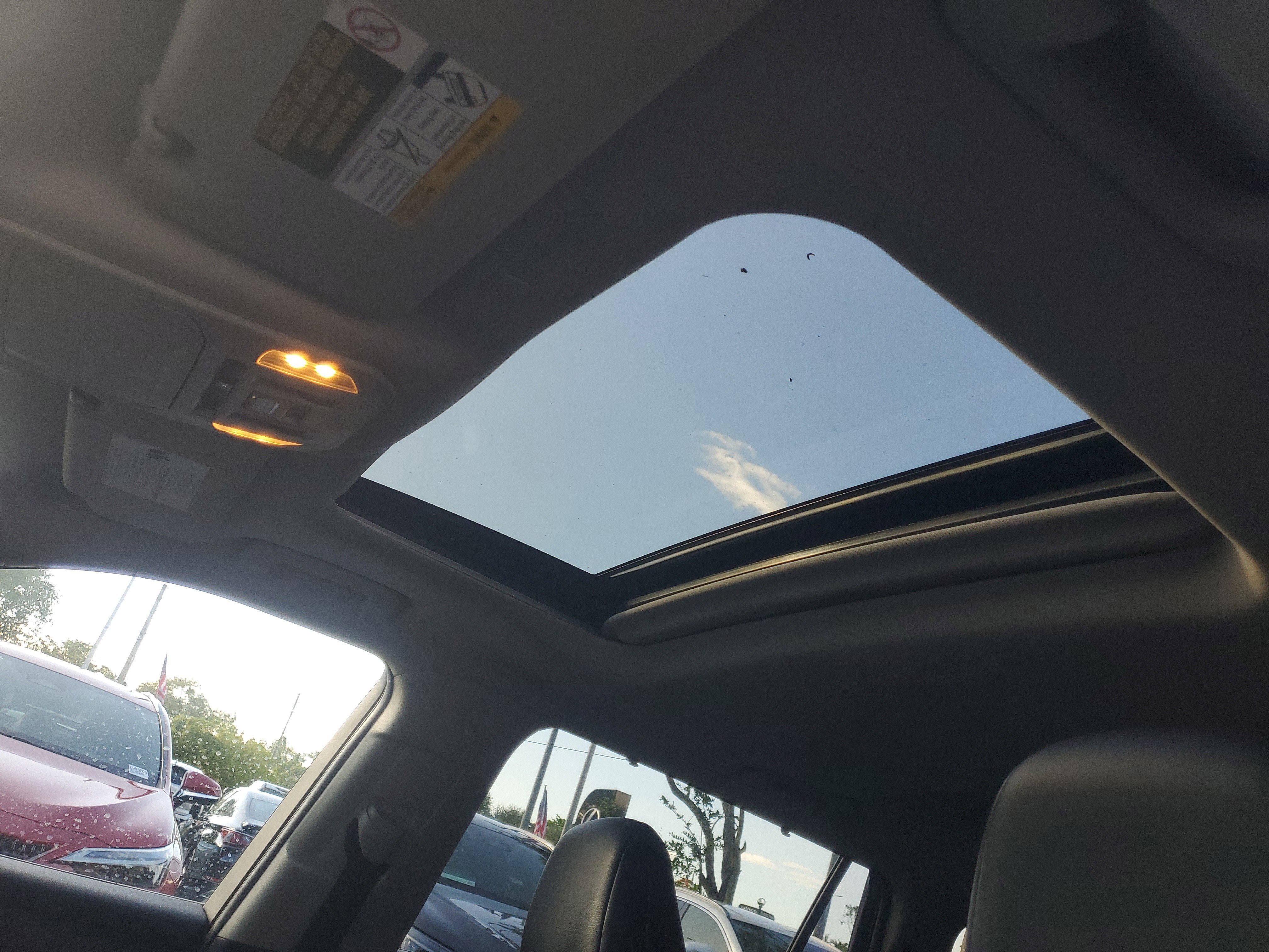 Used 2022 Toyota Highlander XLE image 19