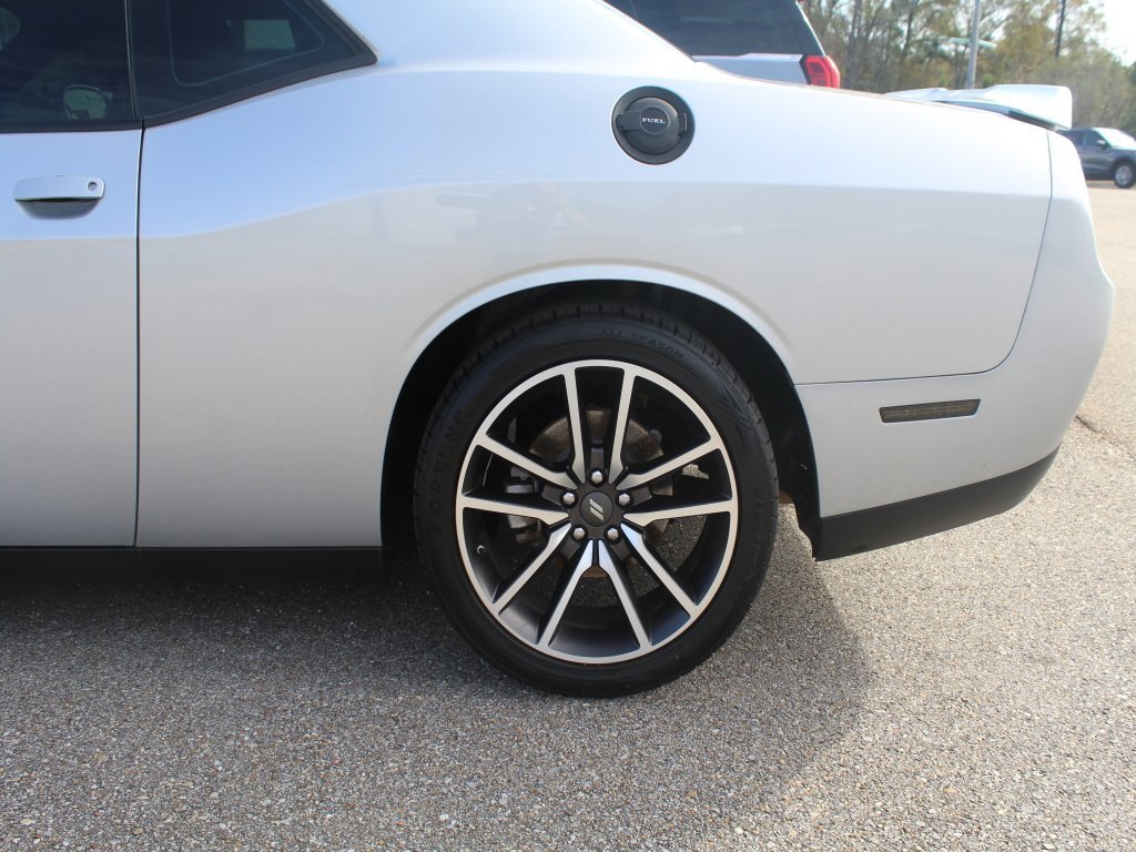 Used 2022 Dodge Challenger R/T w/ Plus Package image 18