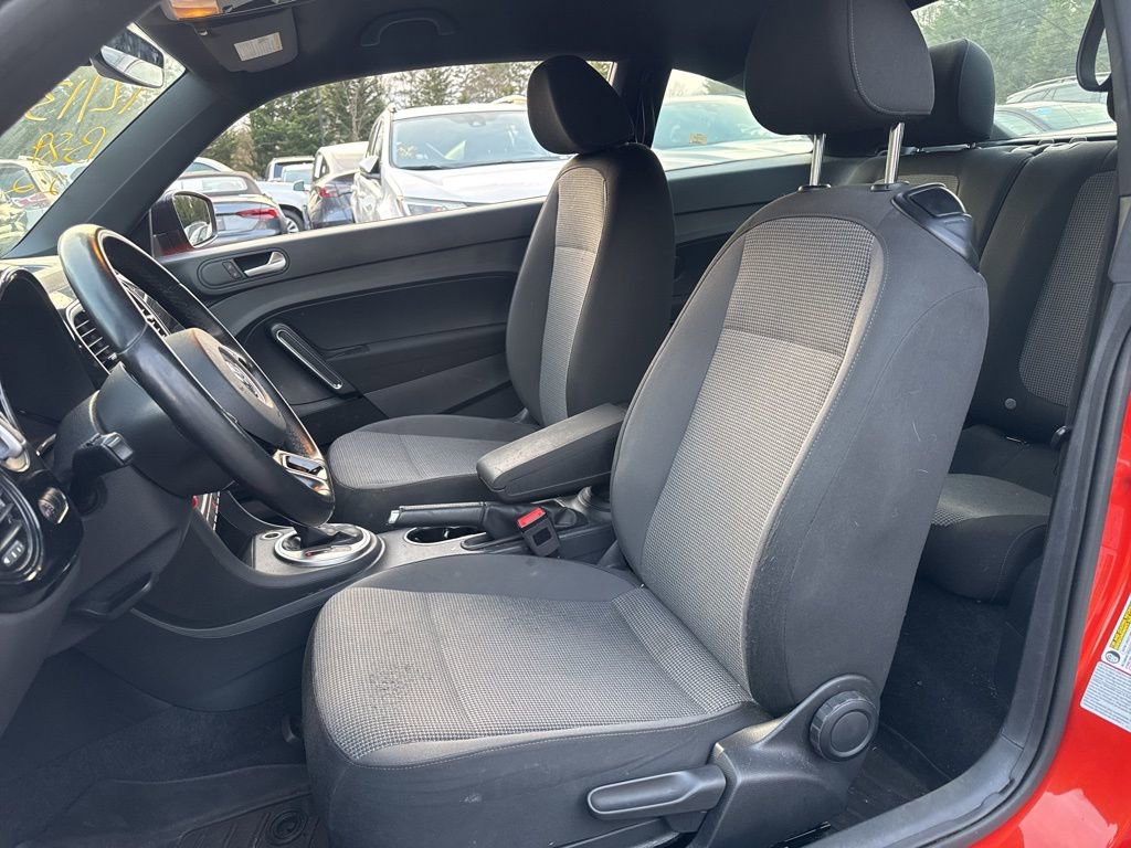 Used 2017 Volkswagen Beetle 1.8T S FWD image 4