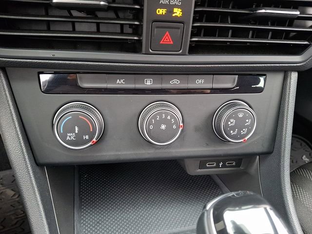 Used 2023 Volkswagen Jetta Sport image 16