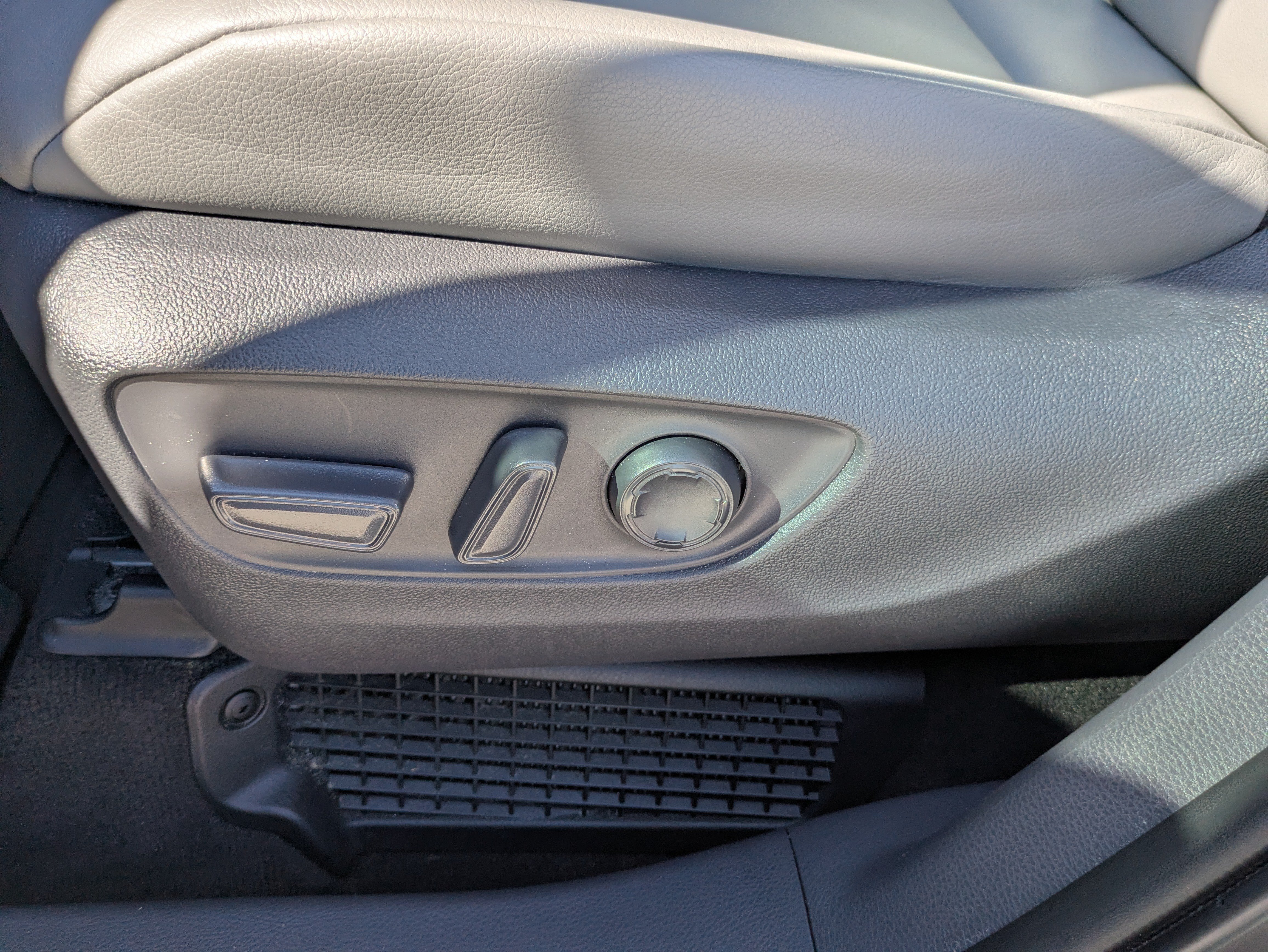 Certified 2021 Toyota Sienna XLE FWD image 11