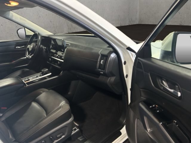 Used 2023 Nissan Pathfinder SL AWD/4WD image 24