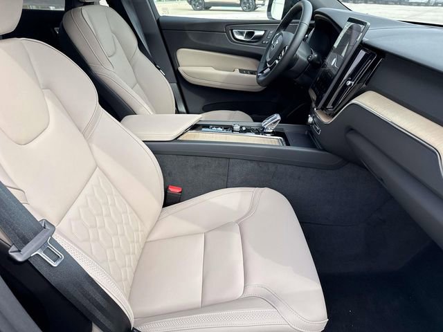 New 2026 Volvo XC60 B5 Plus w/ Climate Package image 14