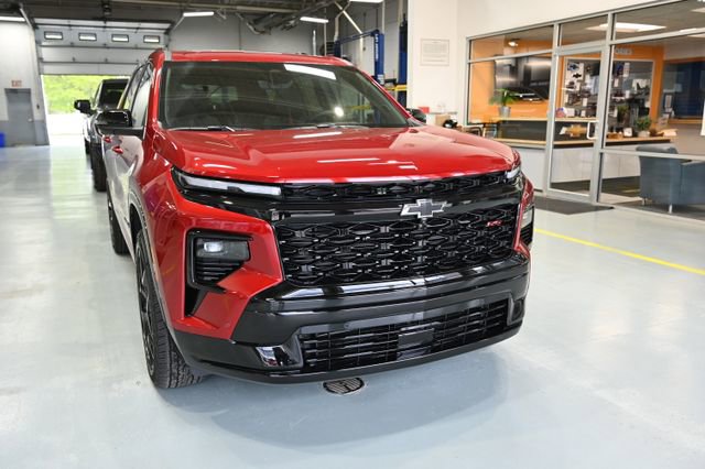 New 2026 Chevrolet Traverse RS w/ LPO, Floor Liner Package AWD/4WD image 3